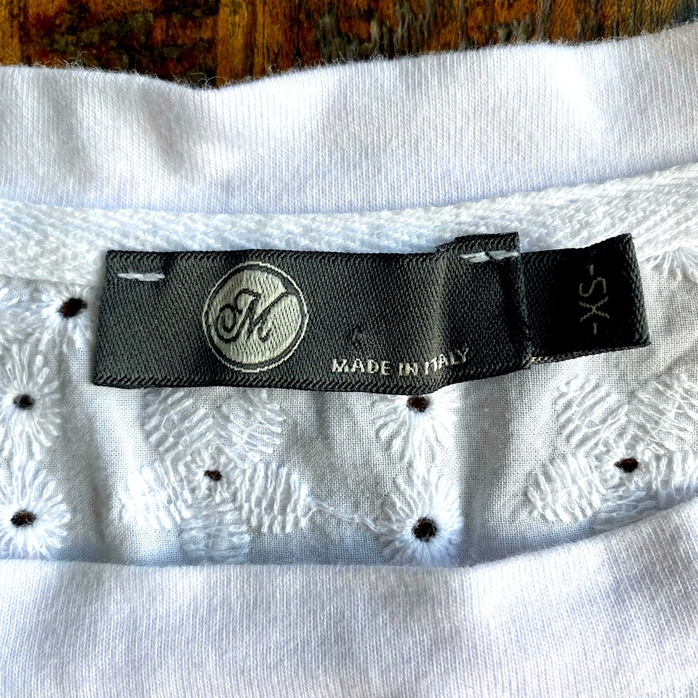M - MADE IN ITALY Tee Size XS in White with eyelet back
